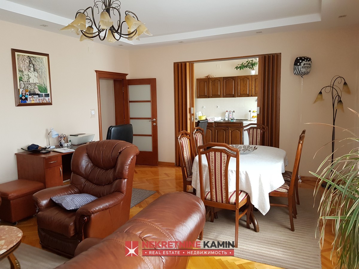 House with Apartments and Extension Possibility, Dumidran, Tivat